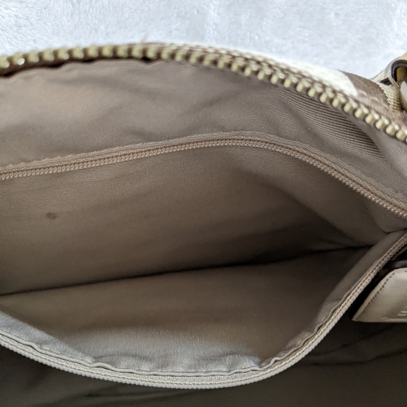 Coach Signature Hand bag - Picture 11 of 16